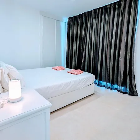 Apartment Atico En Parque Santiago I